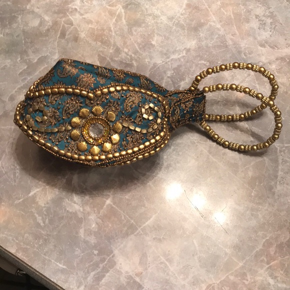 Fortune Cookie Shaped Purse - Picture 2 of 8